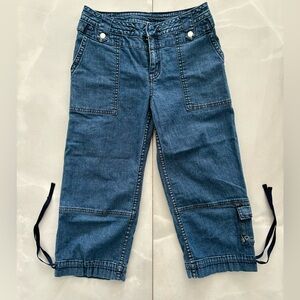 capris